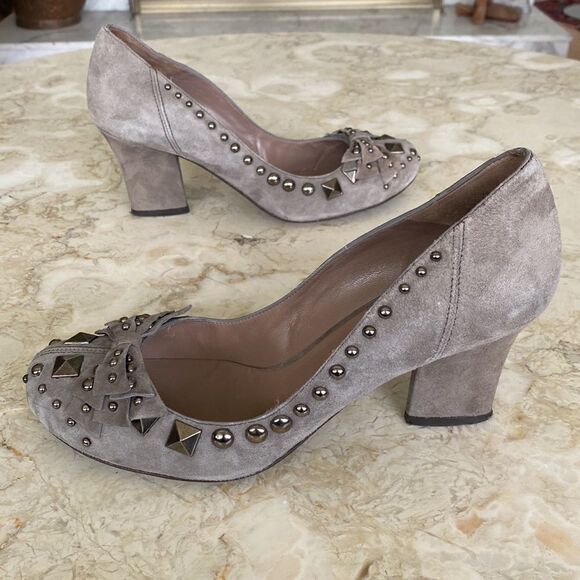 Pura Lopez Suede Block Heel Studded Pumps - Picture 4 of 12